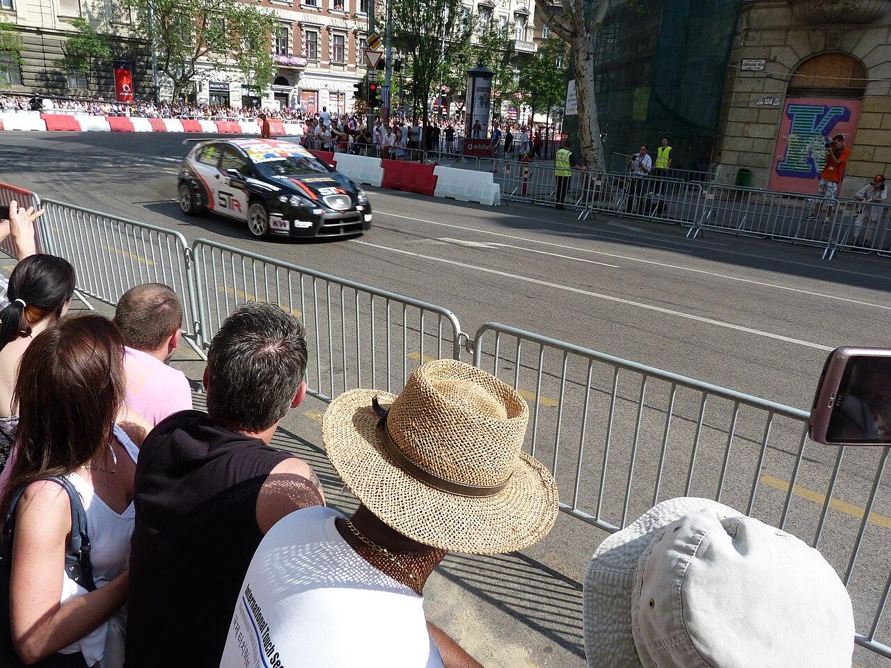 F1赛车主场:一座城市的仪式感(战术执教视角)